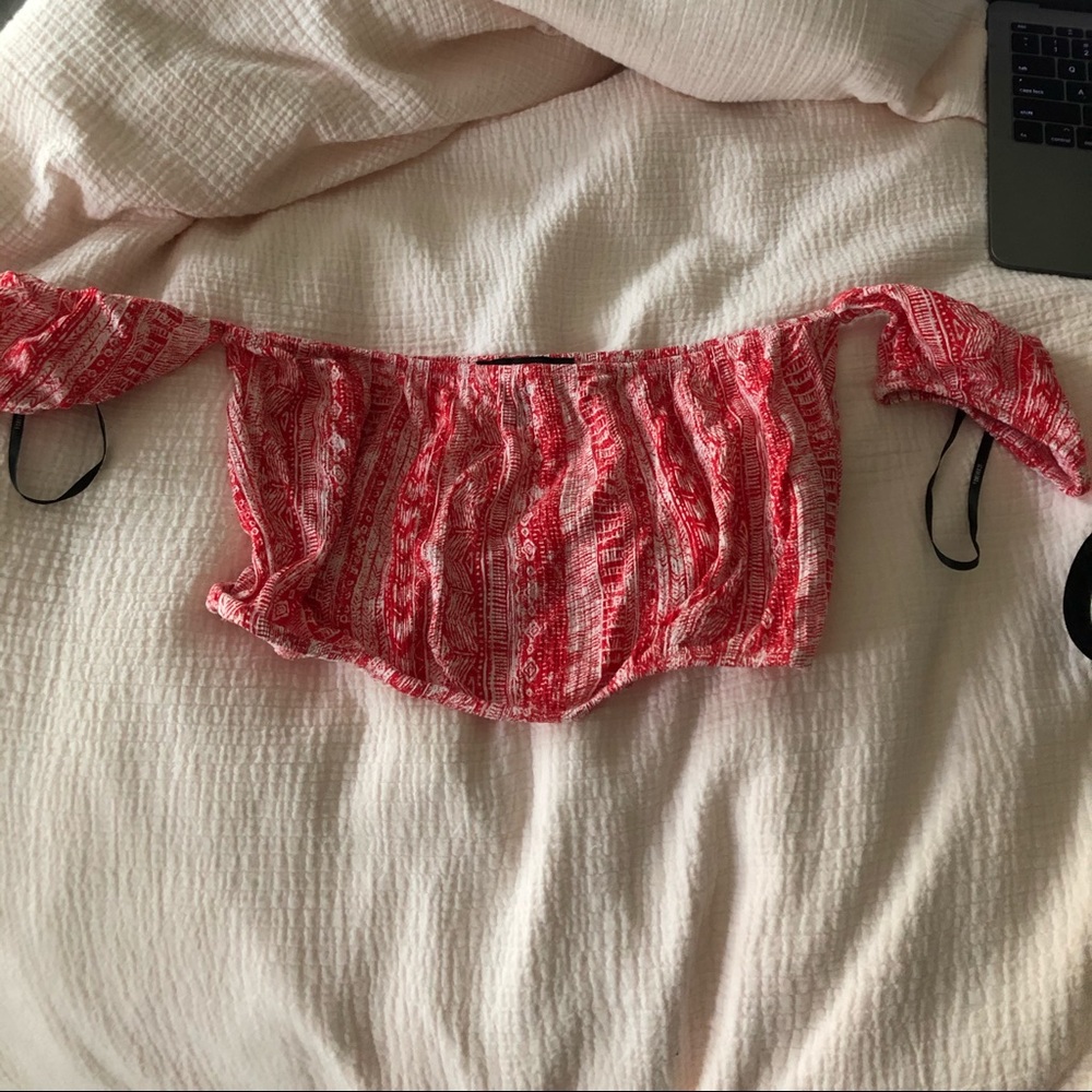 crop top with arm attachments (off shoulder)